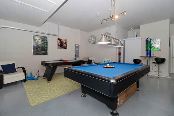5128 Oakbourne