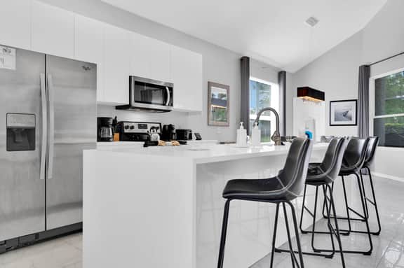 8193 Fan Palm Way - Image 4